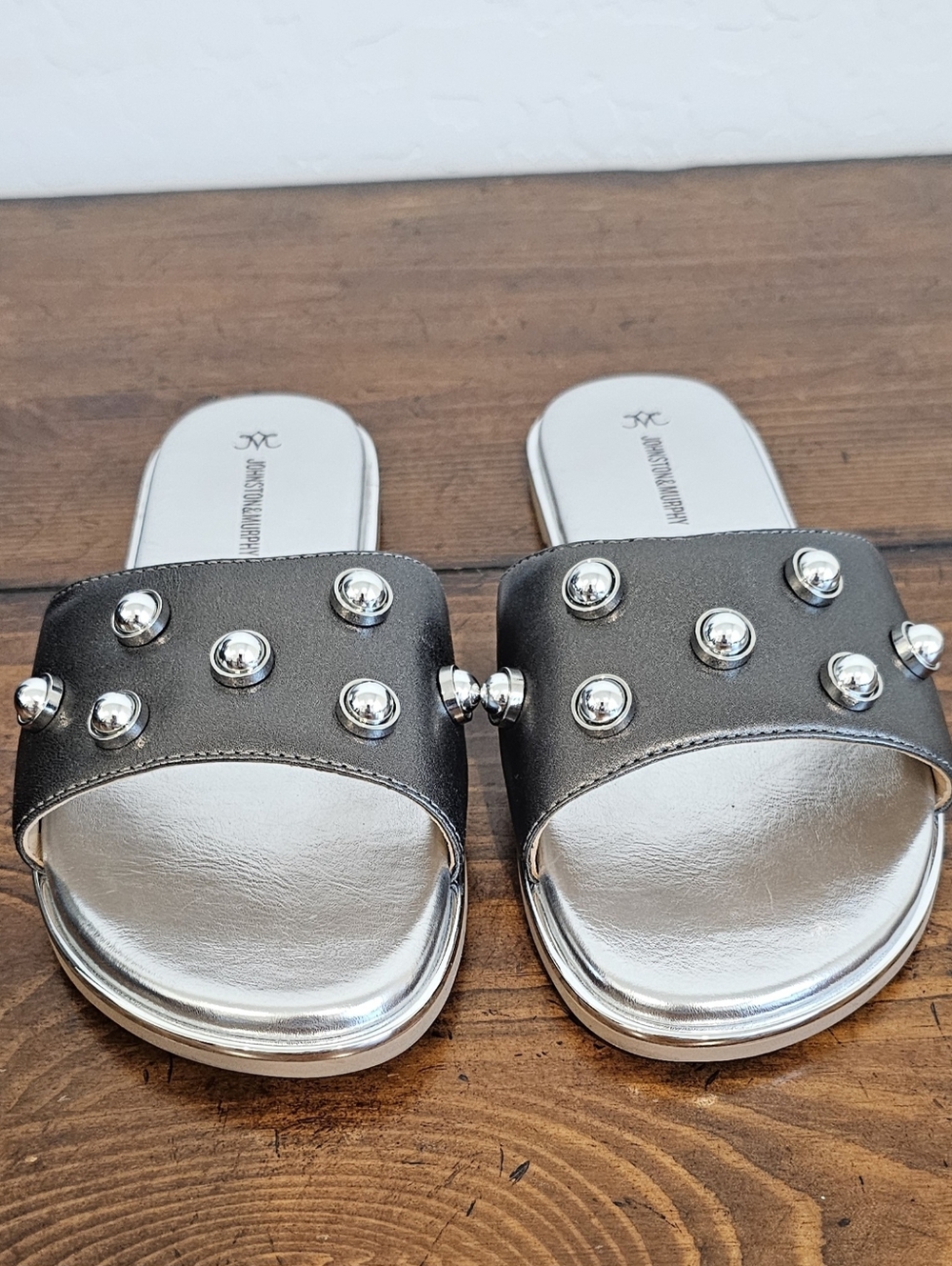 Johnston & Murphy Grey Slide Mules w/Silver Stud Details Women's Shoes Sz 6.5M - Picture 2 of 10